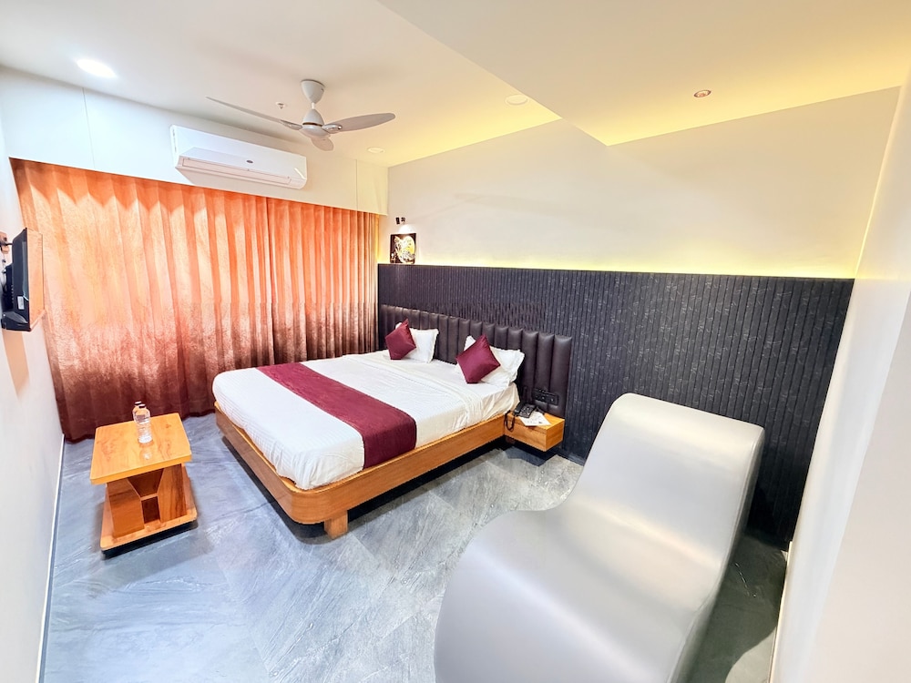 Hotel The Avanta - Gandhinagar