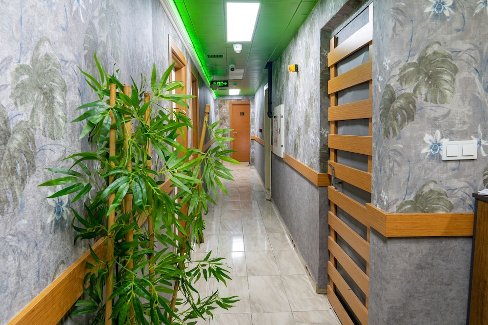 Loss Hotel - Image 62