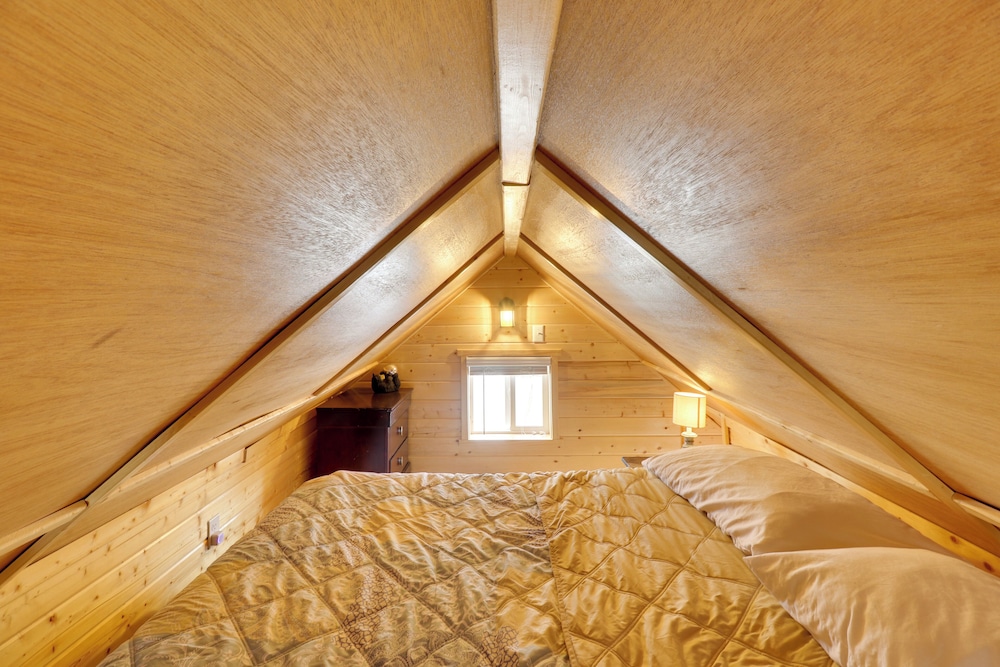 Lake Access, Fire Pit: Glacier Country Getaway!