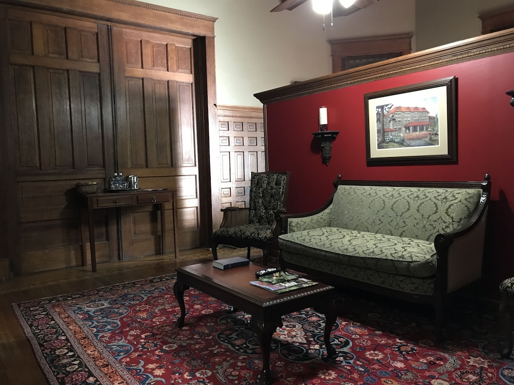 Edwardian Inn