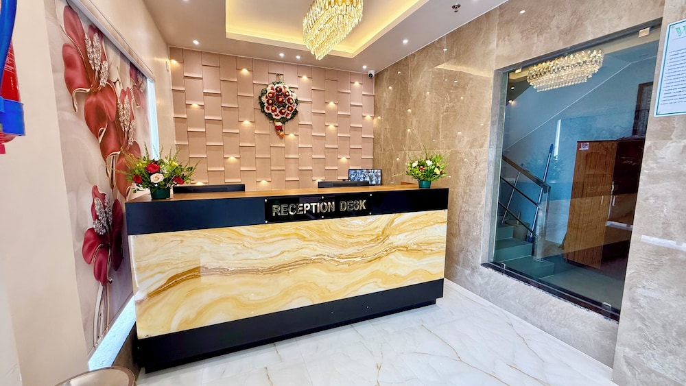 Hotel La Bella - near Sea Beach