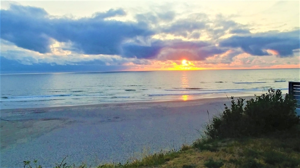 On the Beachfront Vacation Rentals