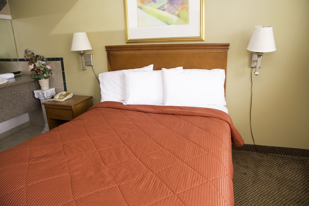 Capri inn and Suites view 3