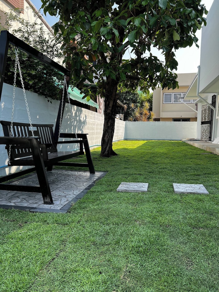 5 Beds 452sqm With Private Garden Pet-friendly Cctv Quiet and Homey