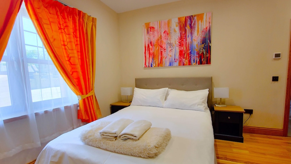 Edinburgh Vacations - Duddingston Guest House - Property Image 3