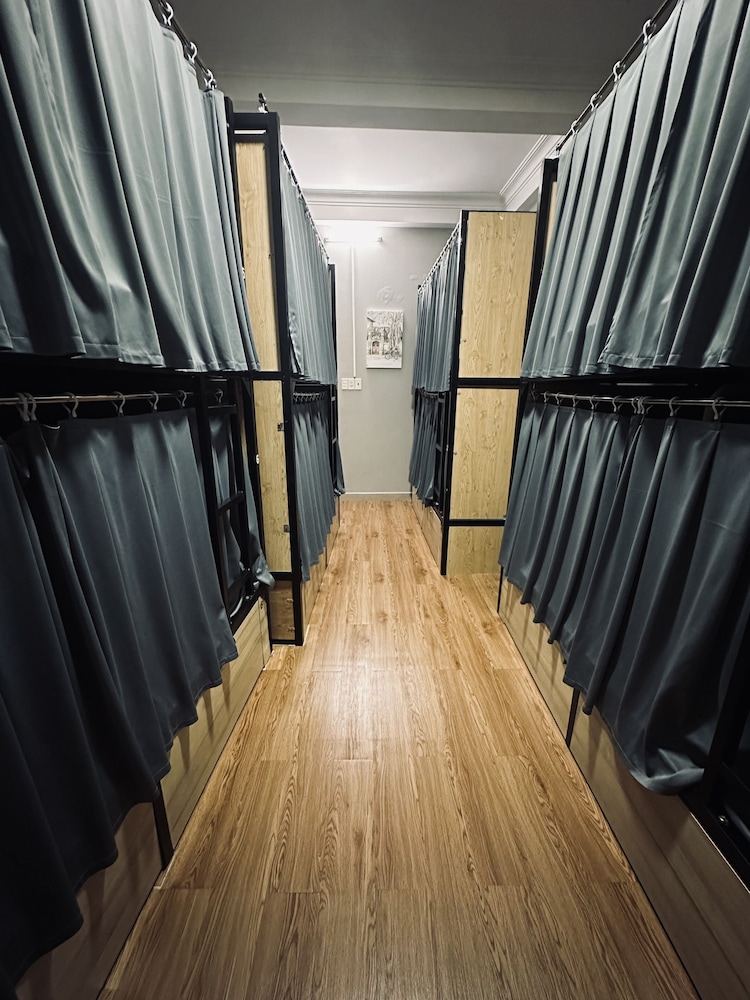 Alleyway Hostel - Adults Only