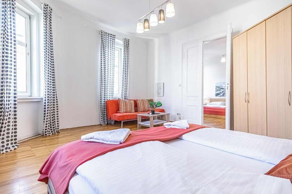 Affordable 2BR Apt Long Stay Stadthalle