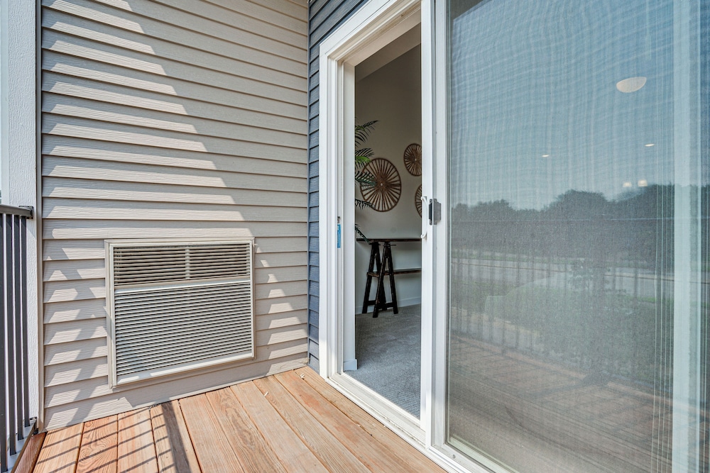 4 Mi to National Sports Center: Apt in Blaine