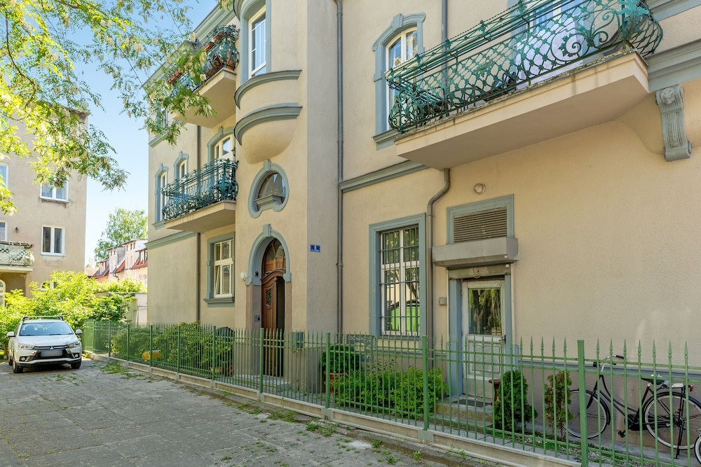Lion Apartments - Hampton