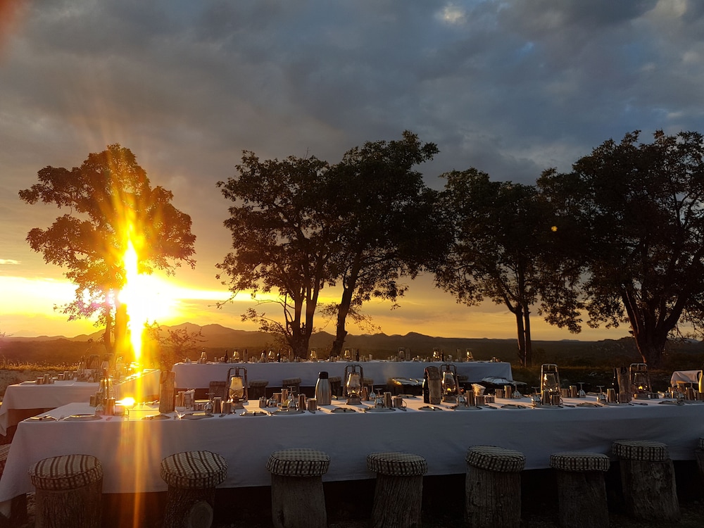 Nyati Safari Lodge