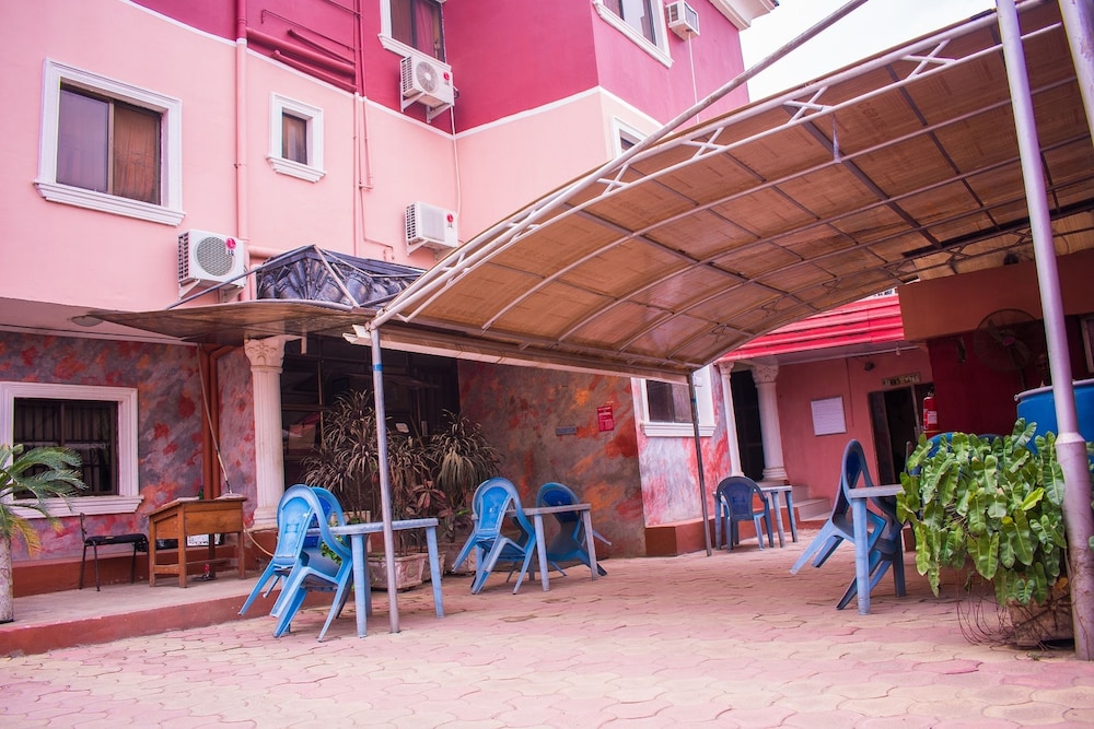 Maria Suites — photo 40