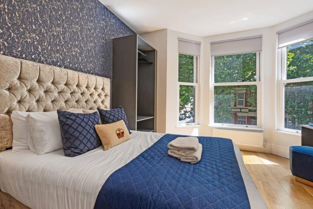 Host Apartments Kensington Quarters II
