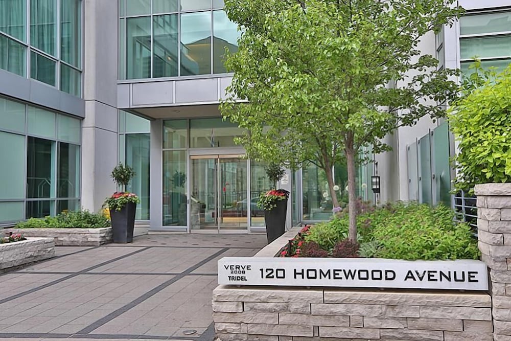 Stunning Suites Luxurious Downtown Condo - Image 1