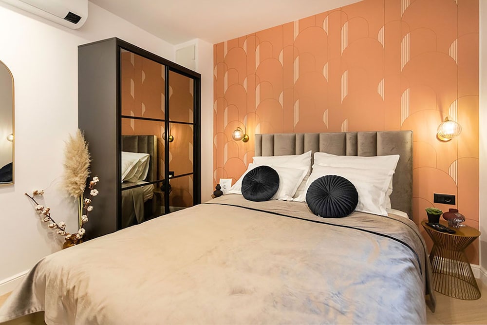 Candy Rose Lux Zagreb Center Apartment view 5