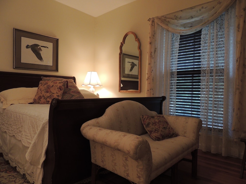 1868 Magnolia House Inn