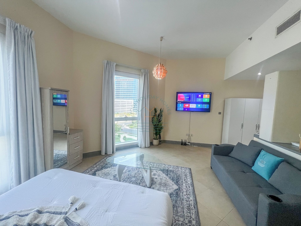 Snug Studio With City Views, Perfect For Couples