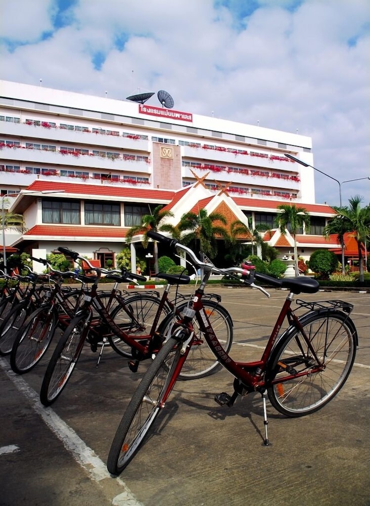 Mae Yom Palace Hotel