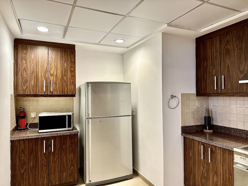 Lux BnB Executive Tower Business Bay