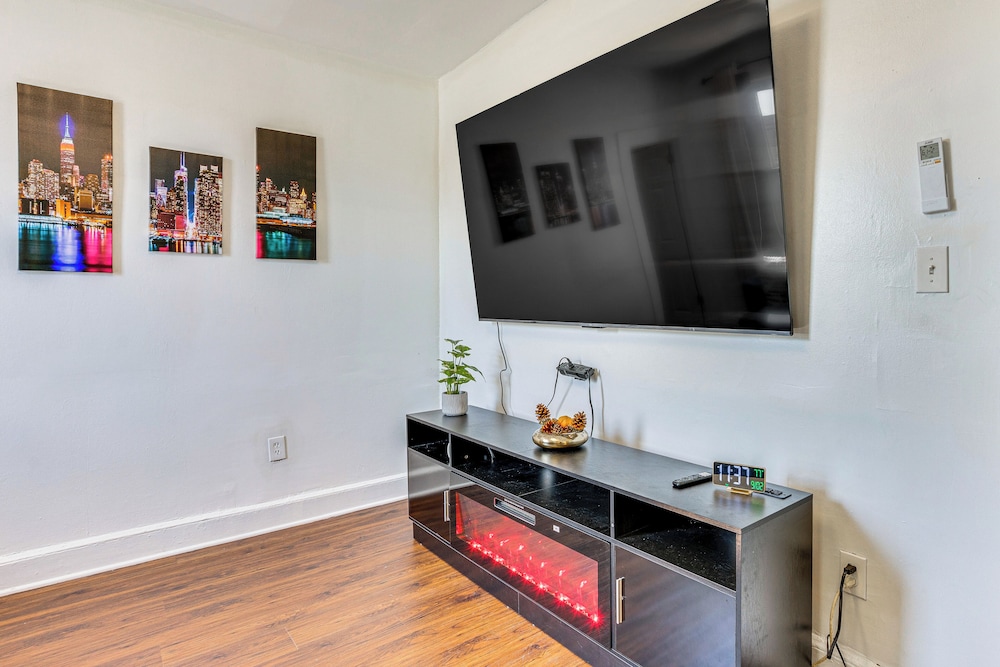 Walkable Location: Pet-friendly Apartment in Lodi!