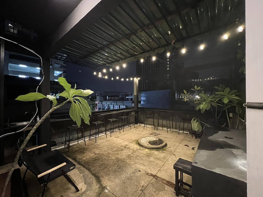 comfy crib hostel