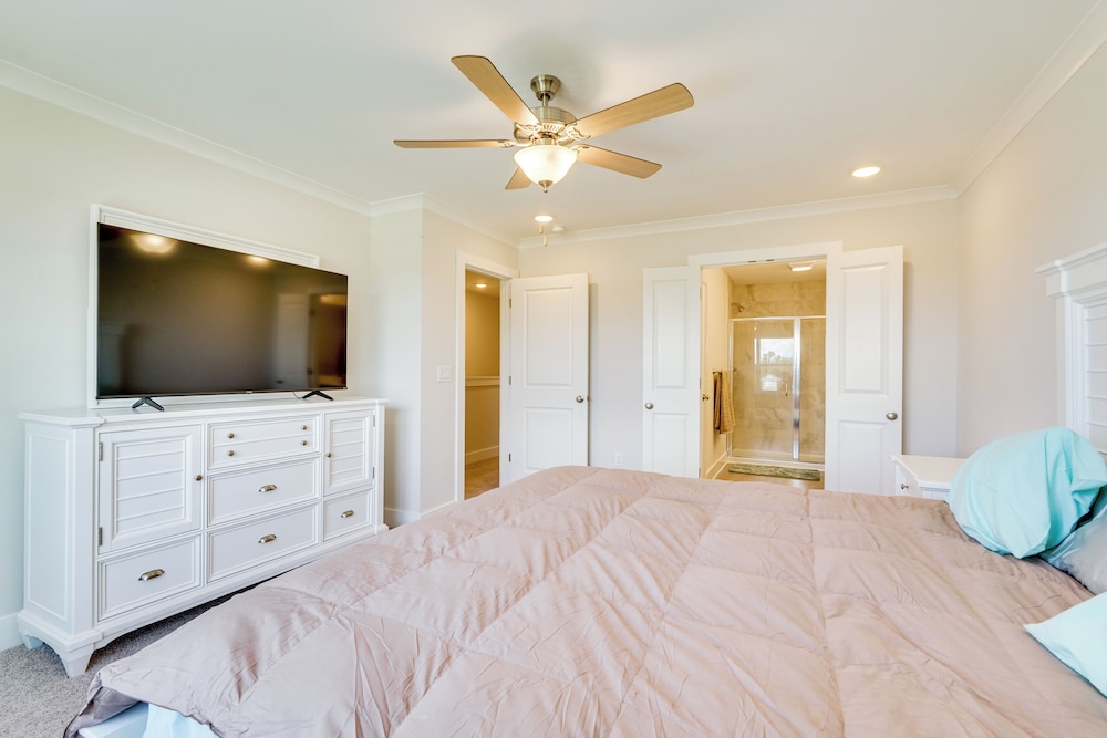 2 Mi to Ocean: Townhome w/ Pool & Dog Park in Pcb!