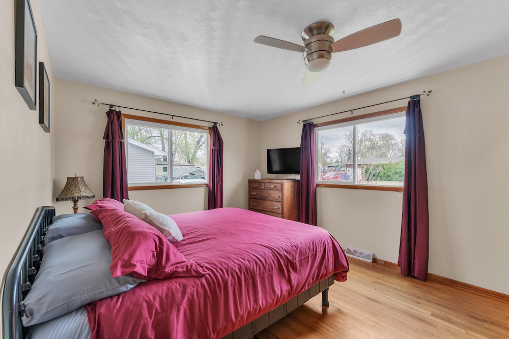 Cozy Loveland Ranch Perfect For Relaxation 3 Bedroom Home