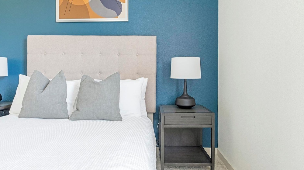 Landing Apartments Waller