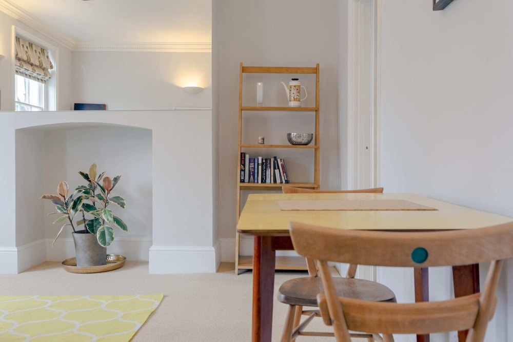 Vibrant 1 Bedroom Flat In Islington With Garden