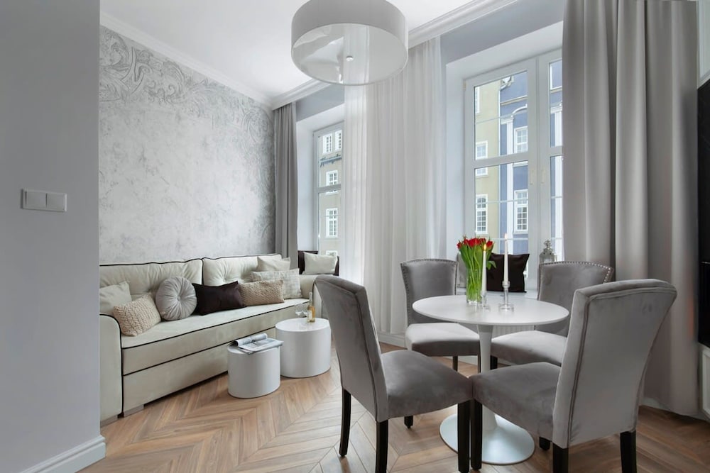 Elite Apartments Piwna Light Fireplace View OLD Town