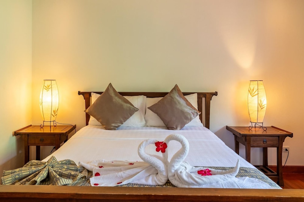 4BR Villa beach walking distance KBR44