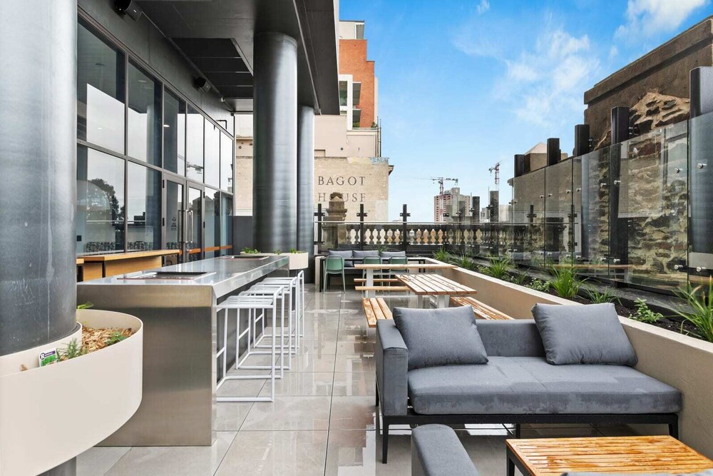 Comfy stay at Switch Living in the Centre of Adelaide