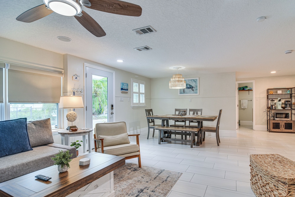 Walk to Beach: Treasure Island Gem w/ Golf Cart!