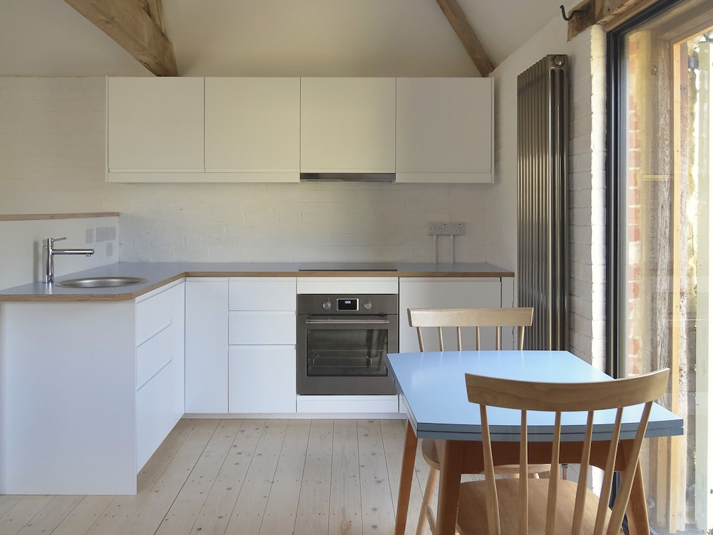 High Cogges Farm Holiday Cottages The Granary
