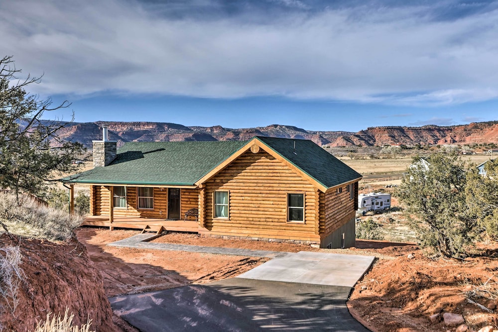 'the Cliffrose Cabin' - Hike, Relax, Explore! view 5