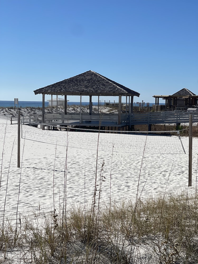 Getaways at Destin Holiday Beach Resort