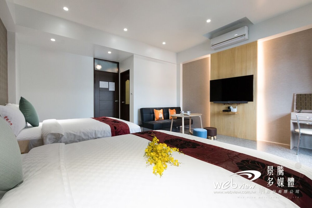 Play Inn view 5