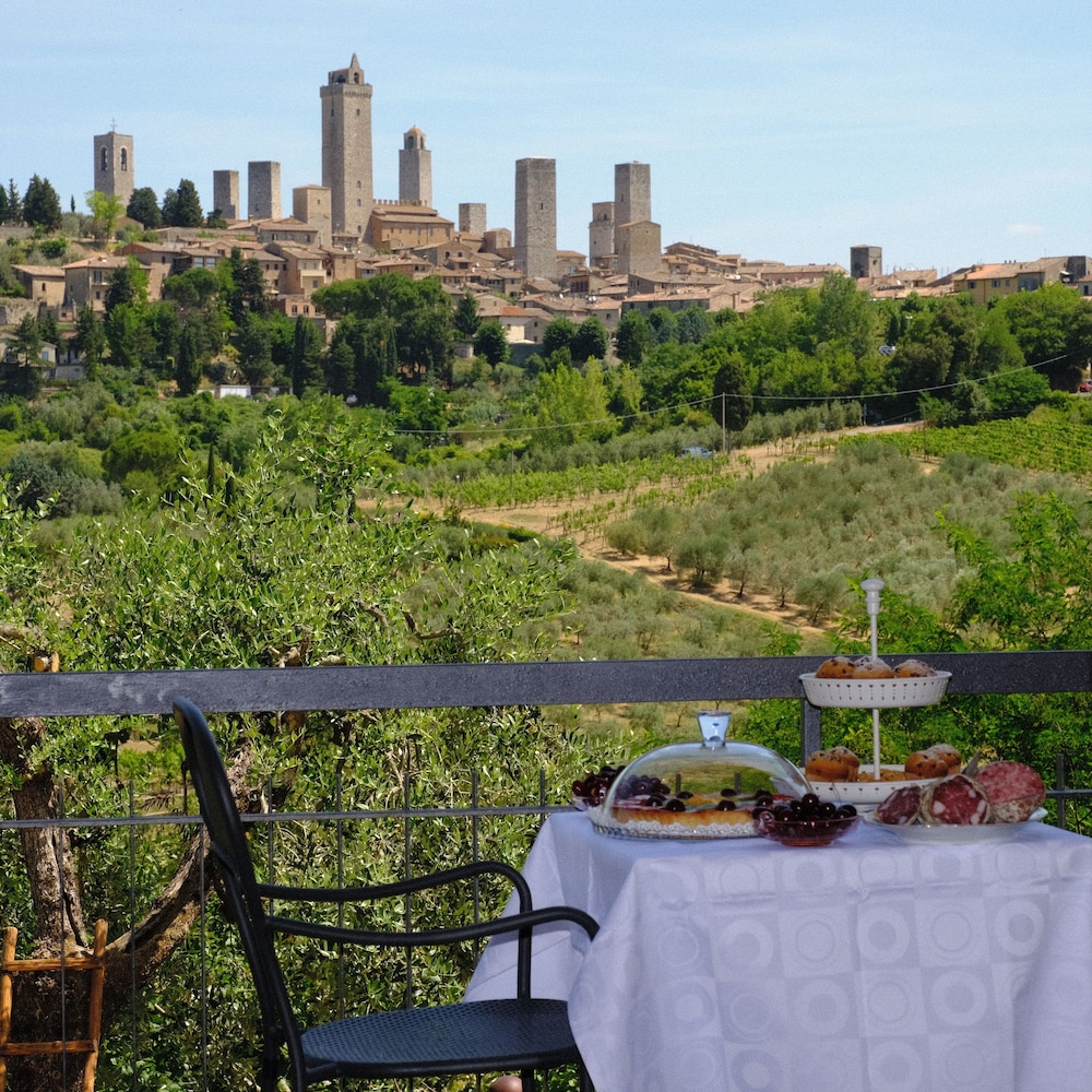 B & B La Cornice - Gina Room With Bathroom and Private Terrace photo 4