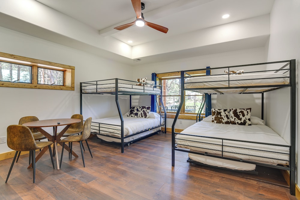 3 Mi to Resort: Year-round Angel Fire Getaway!