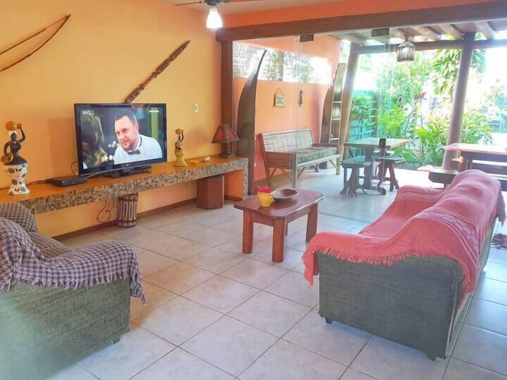 Casa de Temporada Felicidade, 38 Hóspedes, 2 Piscinas, 9 Suítes e 2 Churrasqueiras em Itacaré Bahia