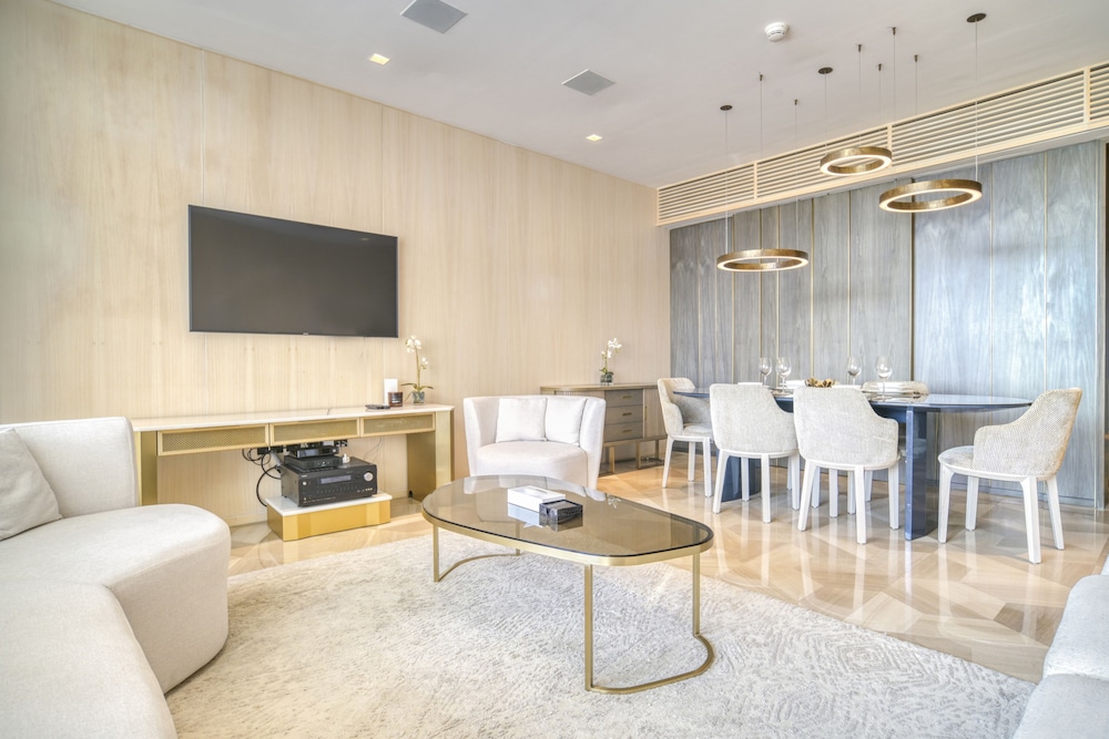 Five Palm Jumeirah Residences -Mint Stay
