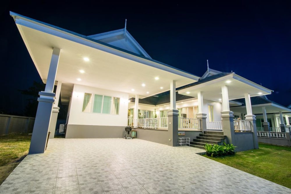 Baan Hua Hin Suk Jung