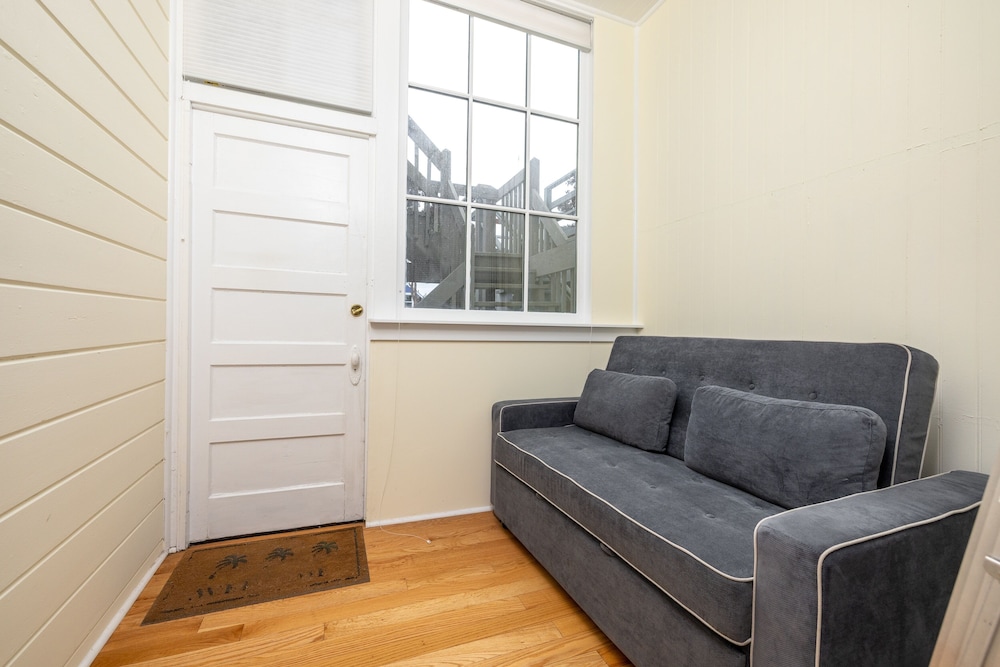 Central And Quiet Victorian Apt In Haight-ashbury 1 Bedroom Condo by RedAwning view 4