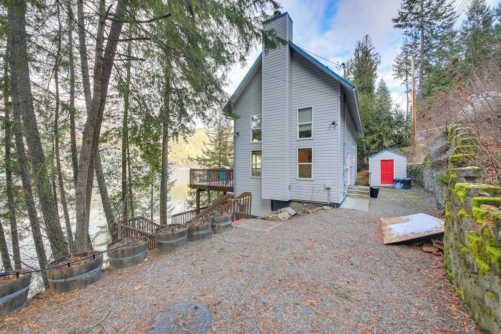 Boat, Fish, Swim: Lake Pend Oreille Gem w/ Deck!