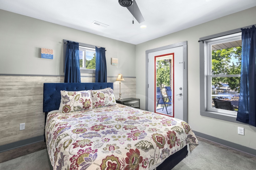 Bass Point Bliss - Resort Rental on Lake of the Ozarks Shoreline