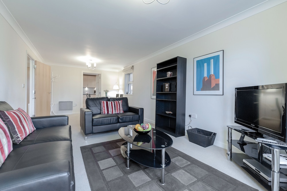 Guildford Vacations - Roomspace Apartments-Courtyard Guildford - Property Image 7