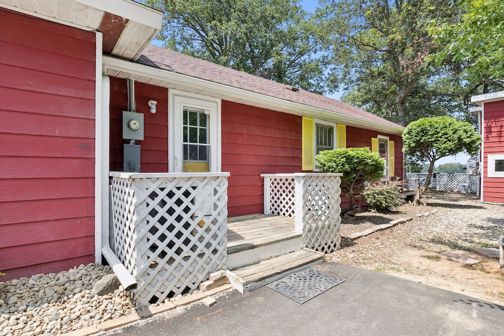 Dave's Last Resort - Long Stay Discount - House On The Lake 2 Bedroom Home