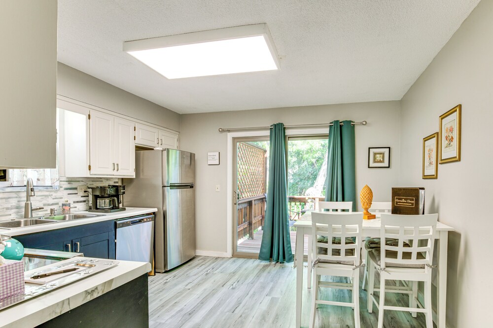Shop, Dine & Unwind: Walkable Overland Park Home