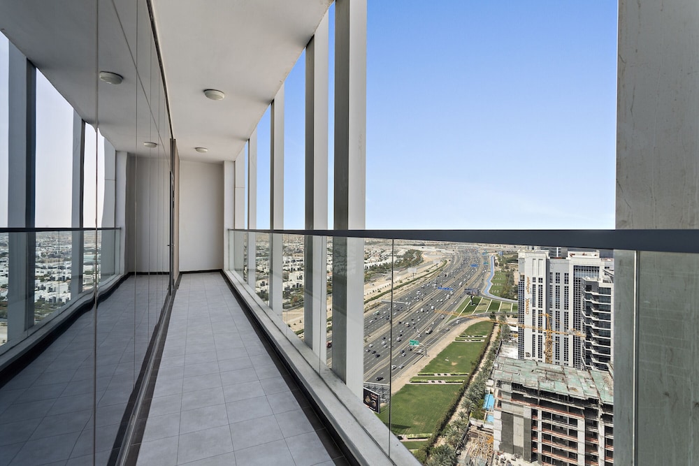 WelHome - Opulent Retreat With Panoramic Cityscape Views — balance & terrace