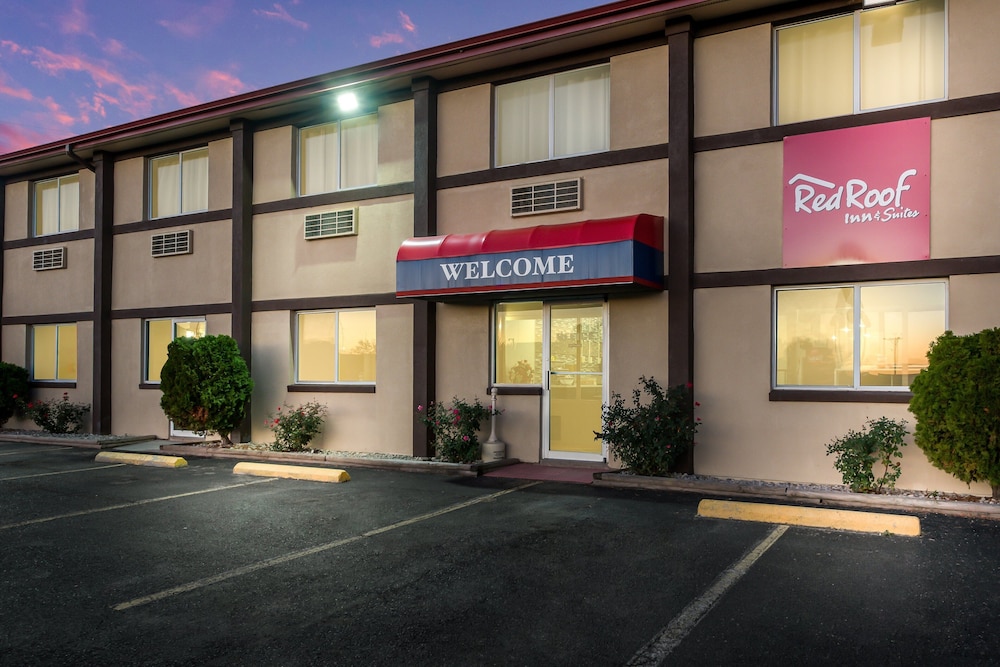 Red Roof Inn  Suites Wapakoneta - Property Image 6