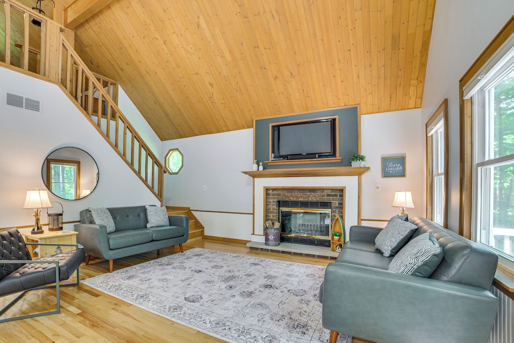 Dock Access + Nearby Beach: Higgins Lake Retreat!